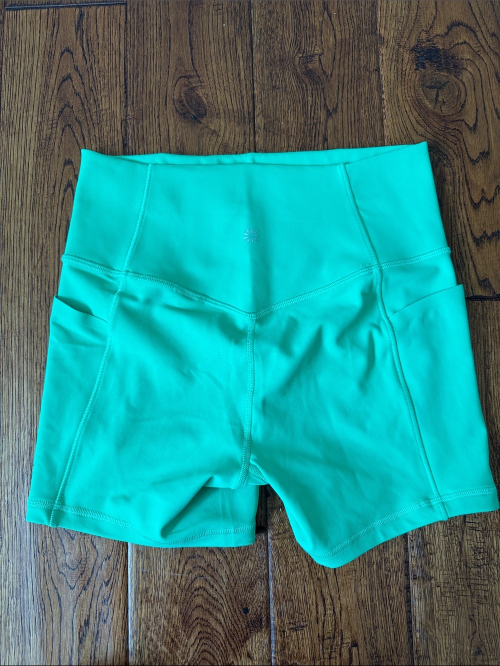 High-Waist pale neon Green Active Shorts